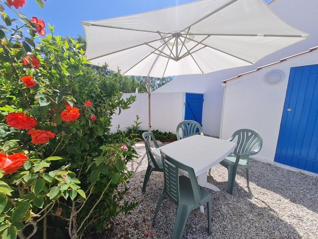 Maison avec Piscine Chauffée, Proche Mer et Commerces, pour 4/5 Pers., Animaux Admis - FR-1-777-22 - 3