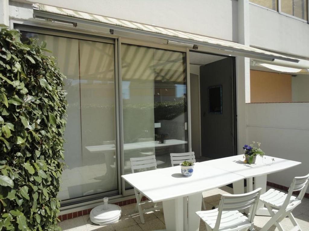 Charmant T2 RDC avec cour, proches commerces et plage, parking et animaux admis - FR-1-777-26 - 2