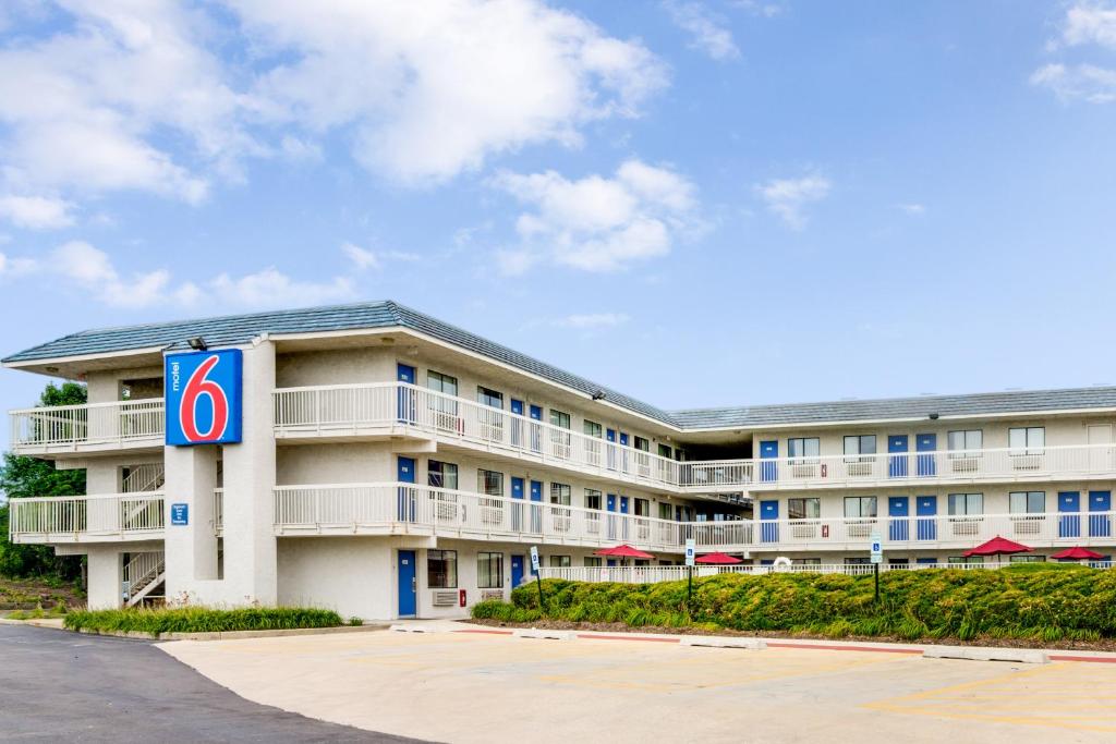 Motel 6-Rolling Meadows, IL - Chicago Northwest - ViaMichelin HOTEL