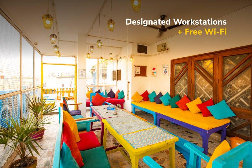 goSTOPS Lite Varanasi