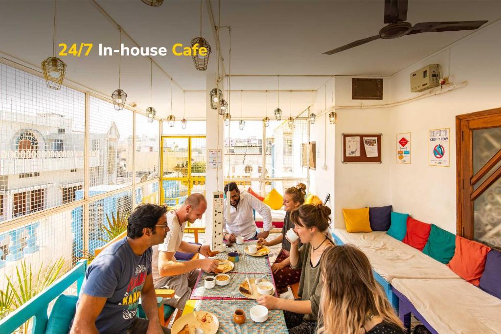 goSTOPS Lite Varanasi