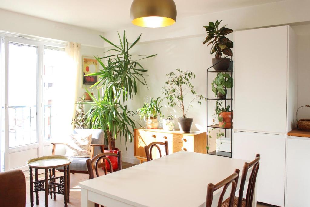 Bright apartment with views of the Eiffel Tower - 4