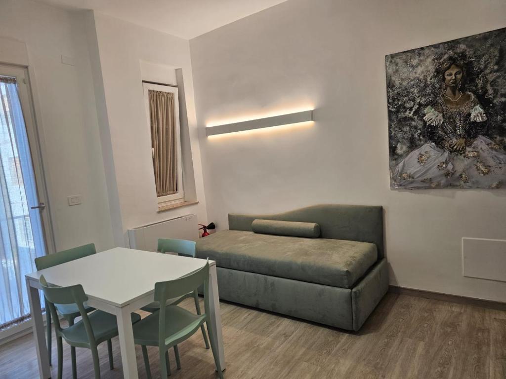 Libra Apartment - near Train Station & Wi-Fi - 3