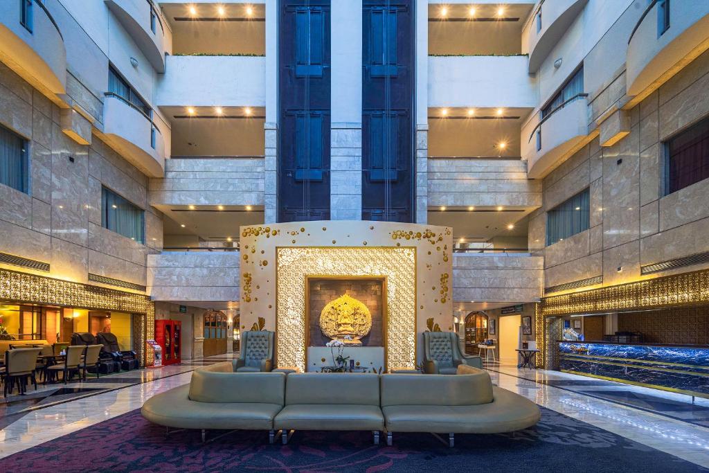 Lobby, Surabaya Suites Hotel Powered by Archipelago in Surabaya