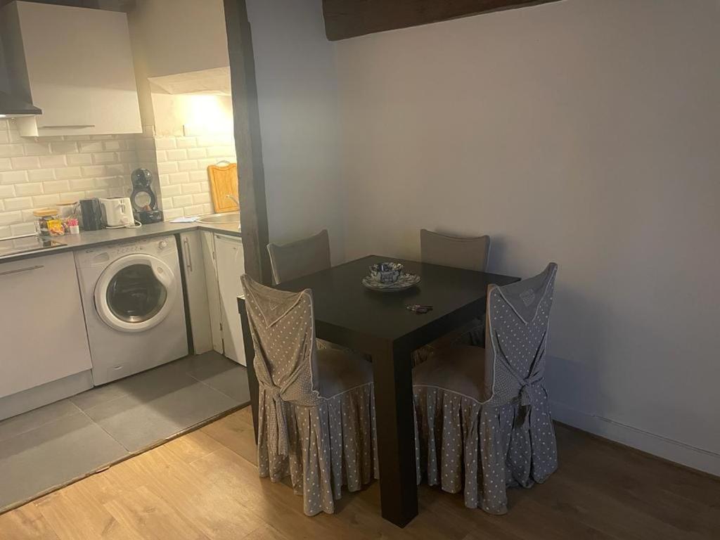 Practical 1-BR apartment next to Le Bon Marché - 2