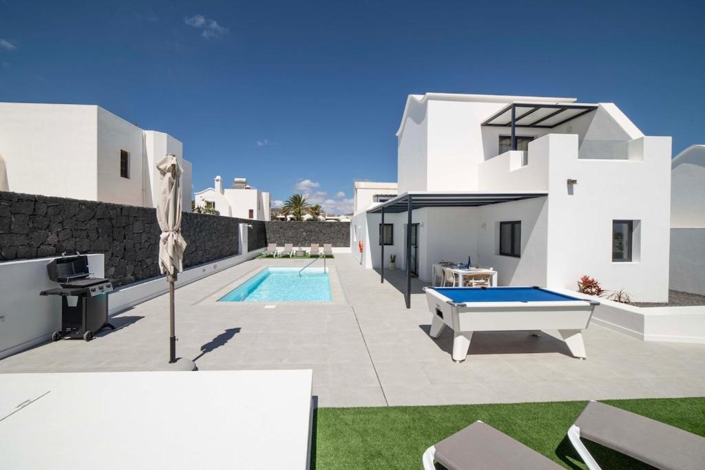 Marisa, modern 3 bed villa with AC & WIFI - 4