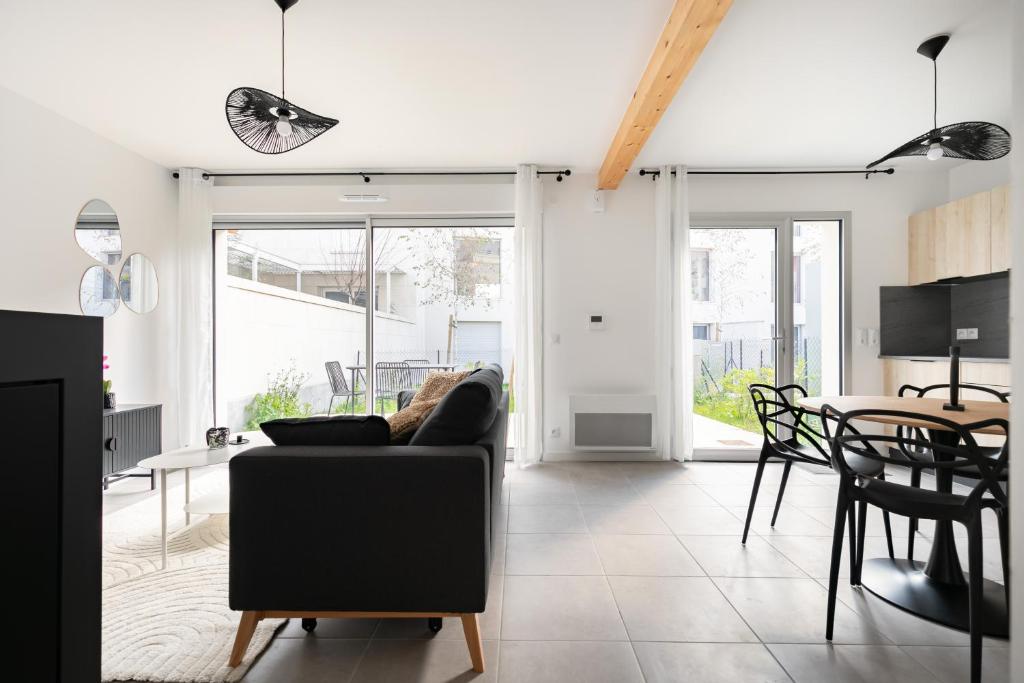 Jolie maison lumineuse de style industriel - 2