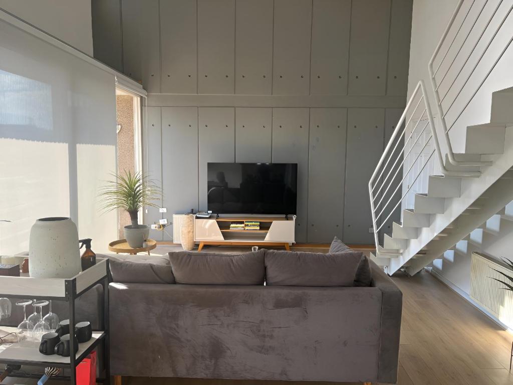 Duplex Clover Suites in Providencia - 2