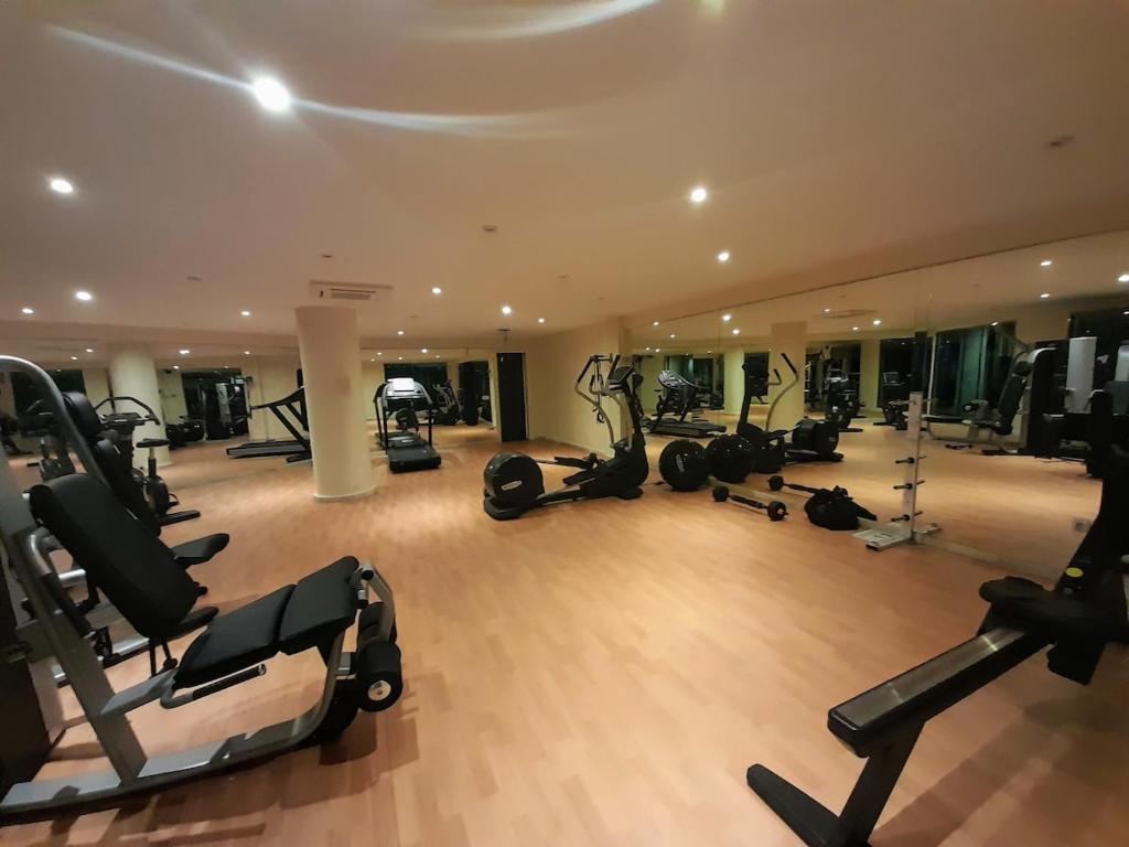 Evans Realty BW Puerto Banús Parking & Gym - 3