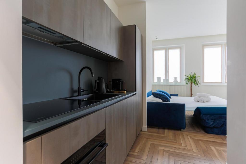 YLS Luxury Suites 2 - 2