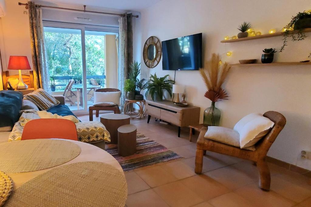 Résidence standing - T2 terrace with pool - 2