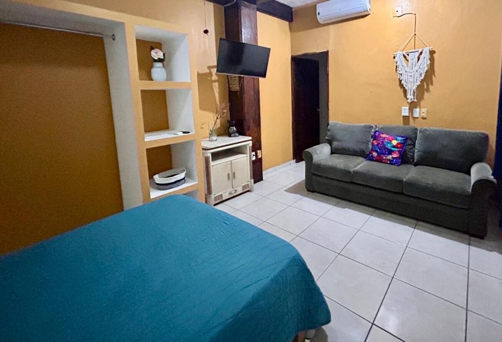 3BR Centro amplio a 1 cuadra playa - 2