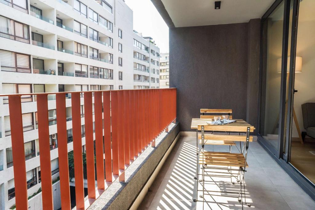 Charming Urban Retreat for Three in Las Condes - 2