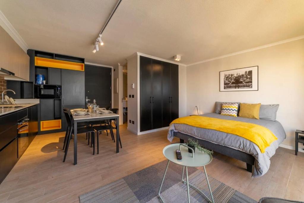 Chic Studio Retreat Steps from Costanera Center - 5