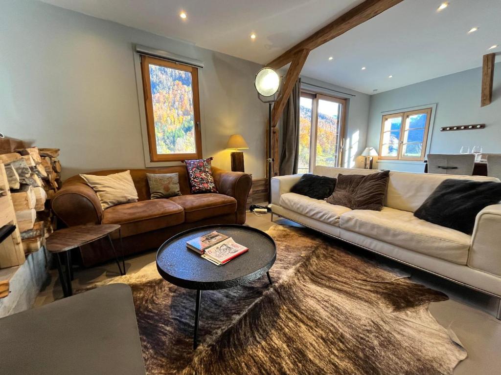 Chalet rénové à Samoëns, proche centre, skis-bus - 2