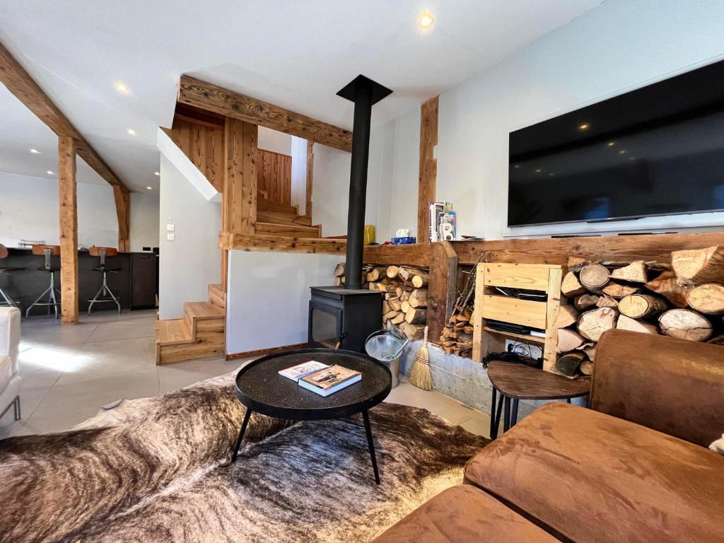 Chalet rénové à Samoëns, proche centre, skis-bus - 3