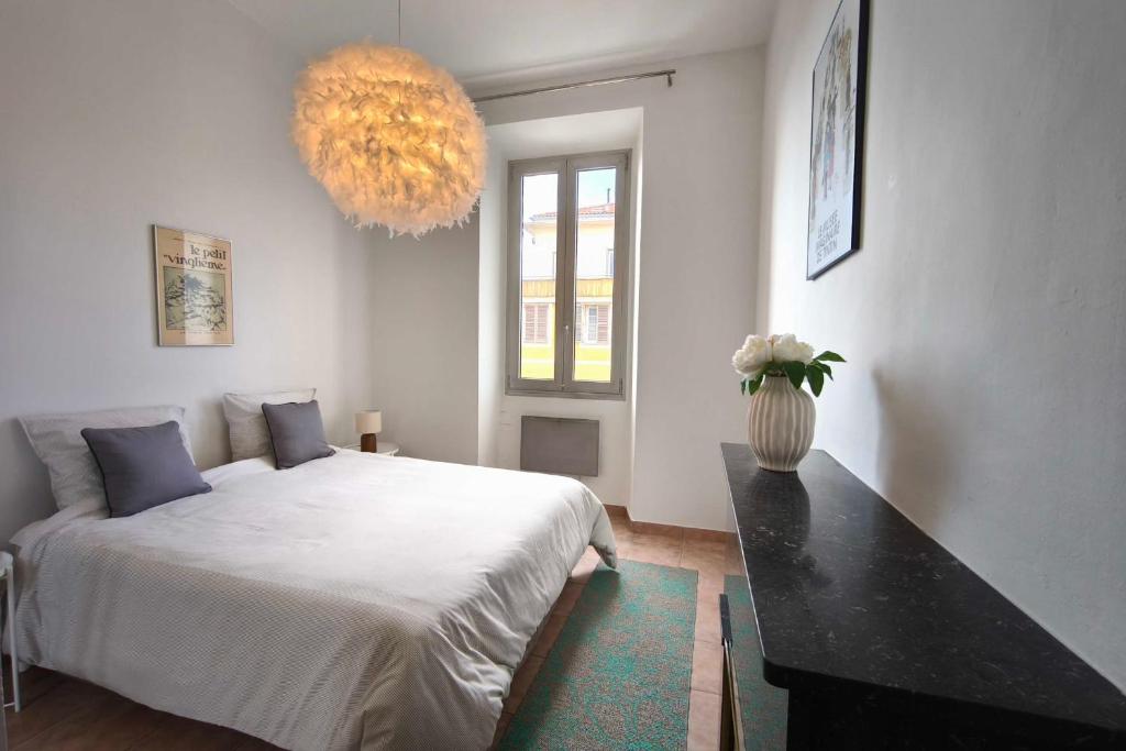 Bright T3 in the heart of Ajaccio with port view - 3