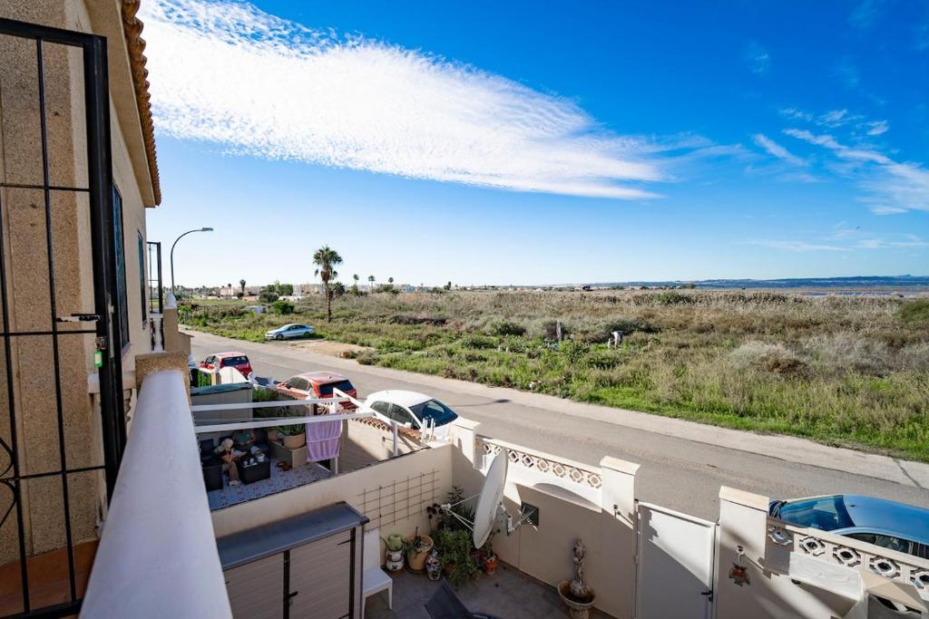 Spacious 3-Bed Apartment with Stunning Lake Views - 4