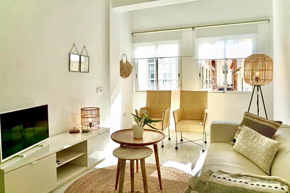 Encantador y Luminoso - Apartamento en Málaga Centro - 2