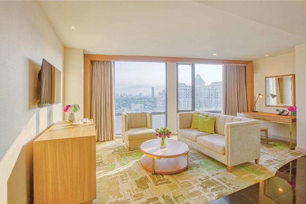 Shared lounge/TV area