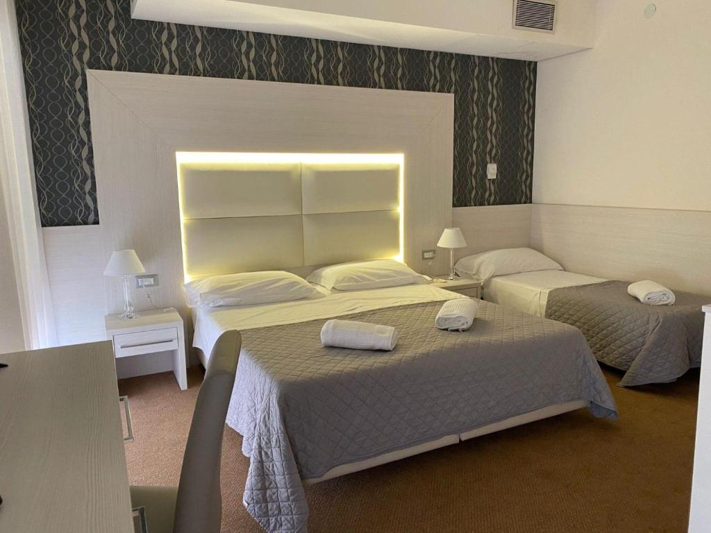 Hotel Eros - 1