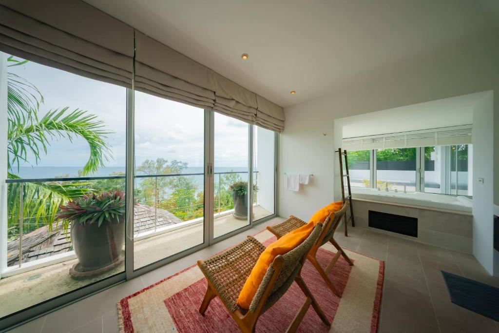 Surin Heights Villa