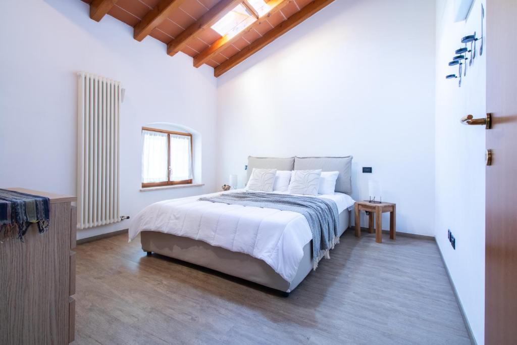 GuestHost - Valeggio sul Mincio Two-Levels Apt X4! - 2