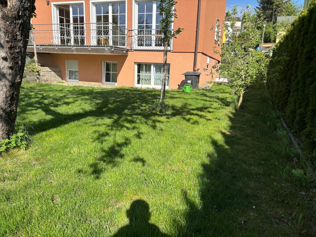schöne Einliegerwohnung mit Stellplatz - 1