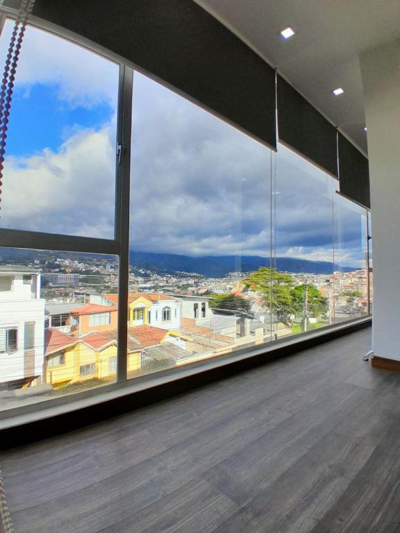 Suite de 4 camas cerca de UTPL y centro - 1