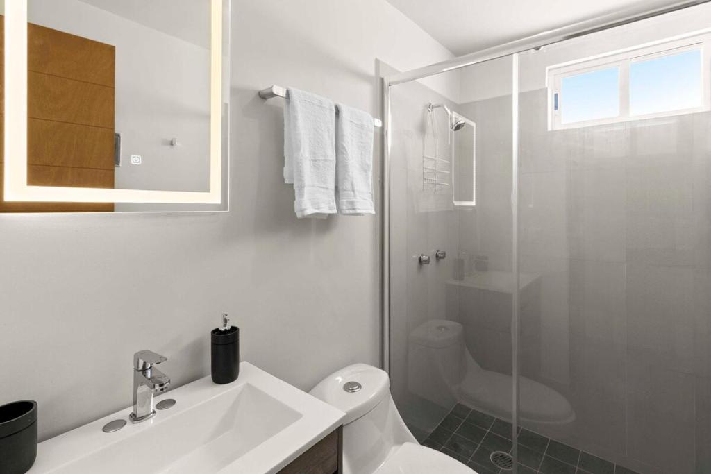 Centrally located and comfortable apartment! - 2