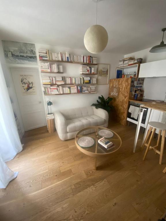 Quiet 2-room apartment in Paris - 1