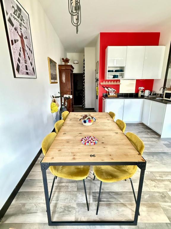 T2 Chic, Vue Vieux-Port et Notre Dame, Atypique, Calme, Clim, 48M2, Accès autonome avec code - 4