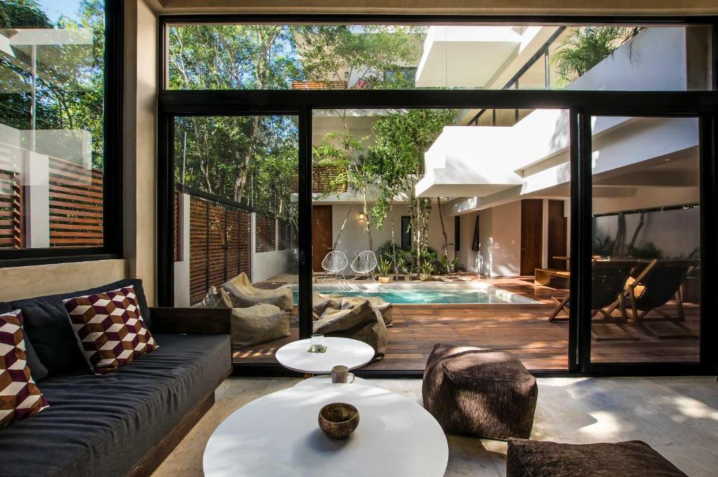 Casa Kookay, 6BR Luxury Villa 3 Pools, Aldea Zama - 2