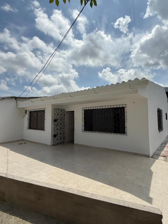 Habitación Amoblada cerca al Gran Malecón del Río - 3