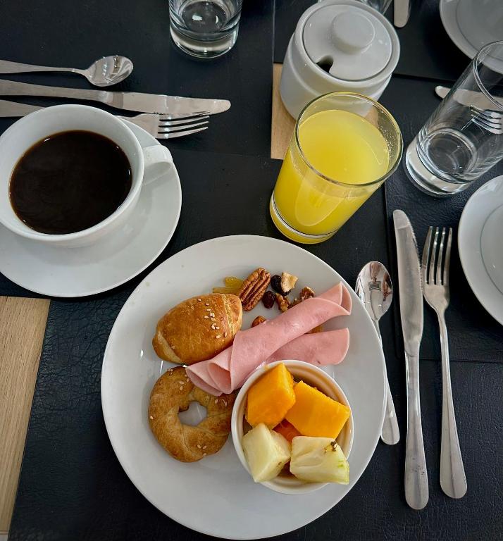 Hotel Kikos Plaza - 4