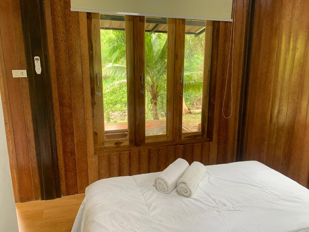 Baan Phuean Koh Kood