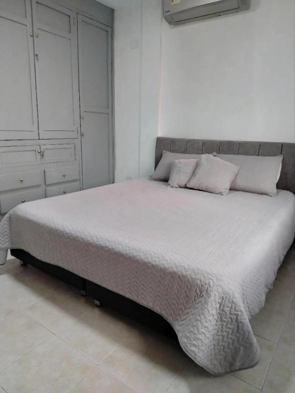 Apartment 10 minutes from the walled city - 2