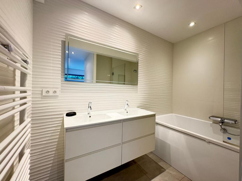 Appartement moderne avec terrasse, Centre Cannes - 3