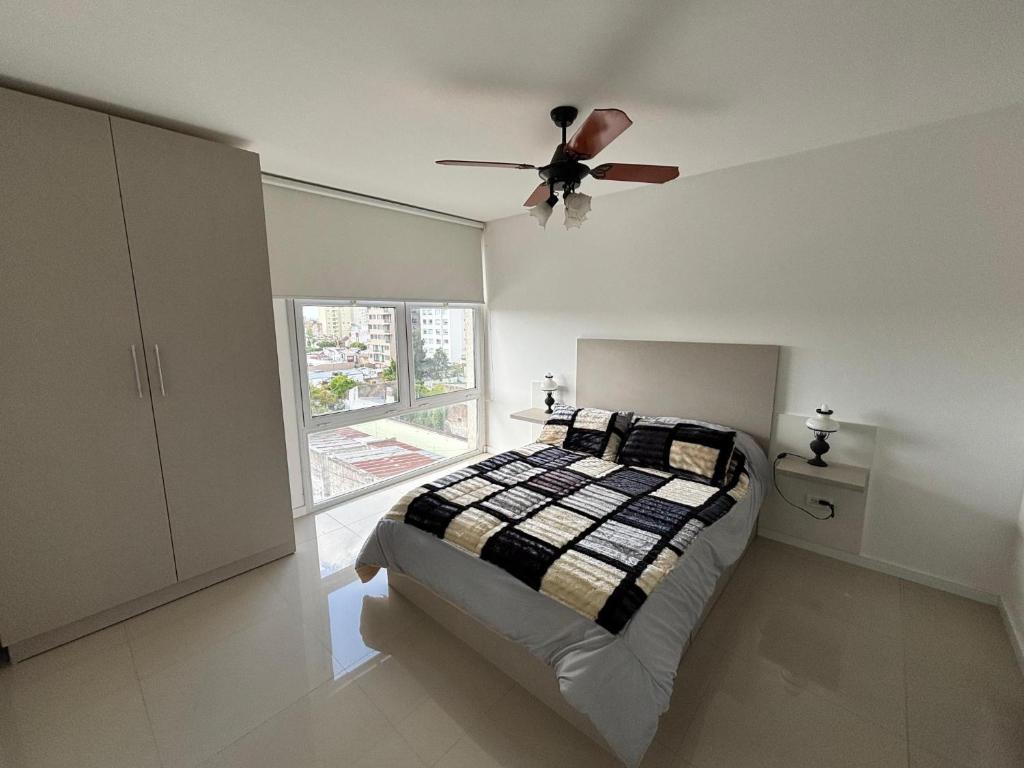 Departamento con balcón, hasta 4 personas, en Tandil, a metros de la plaza principal, con wi fi - 4