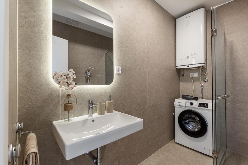 Seaside Cozy Apartment in Becici - 4