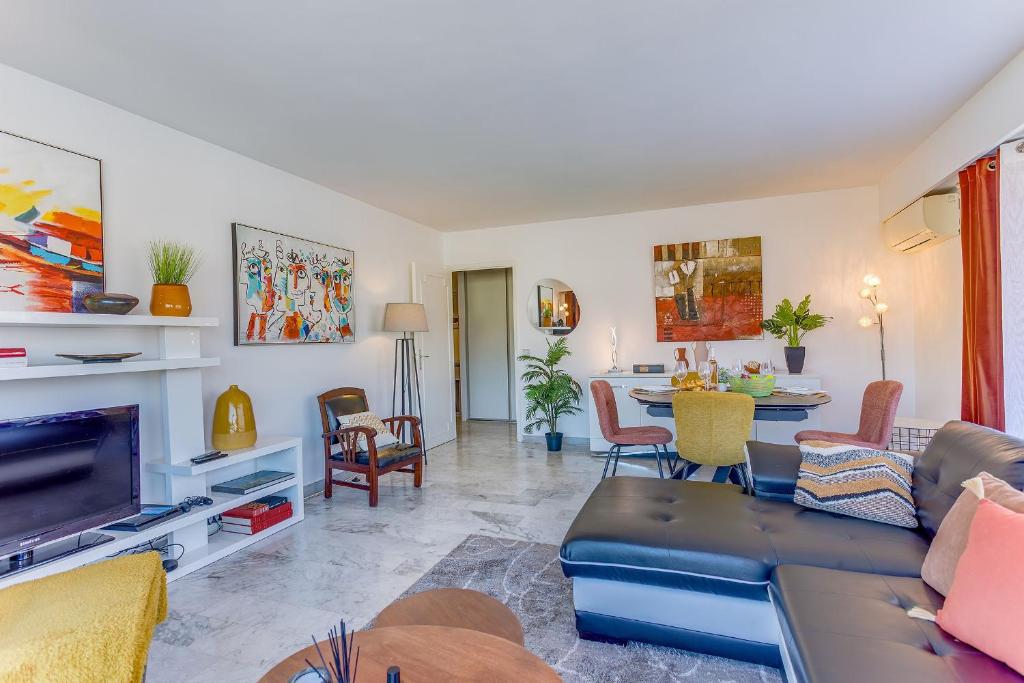 FRANCIA AZUR AP4483 by RIVIERA HOLIDAY HOMES - 3