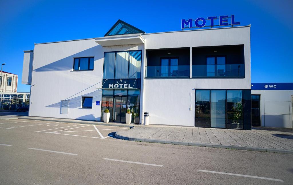 Motel Kamenica - 1