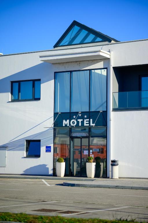 Motel Kamenica - 2