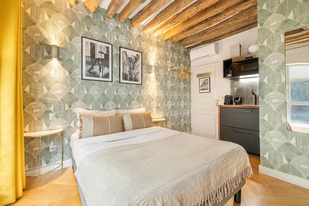 Historical apartment in the heart of Paris -7 - 2