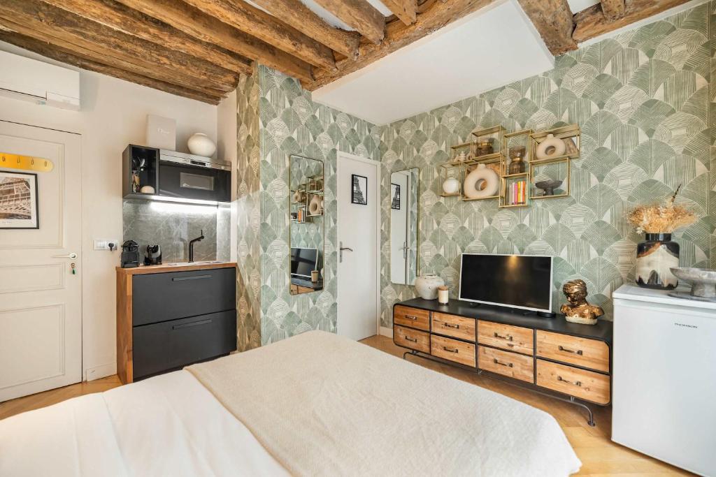 Historical apartment in the heart of Paris -7 - 3