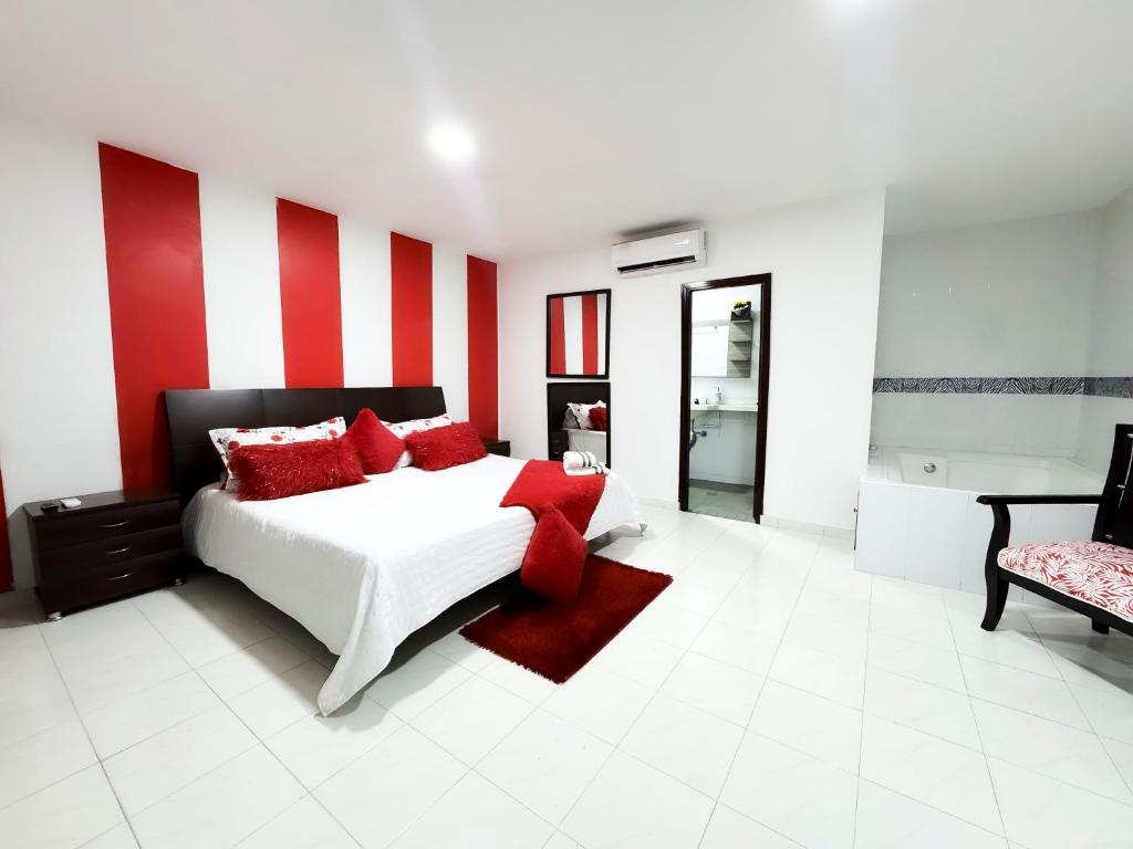 Hotel la Ciudad 온수 욕조