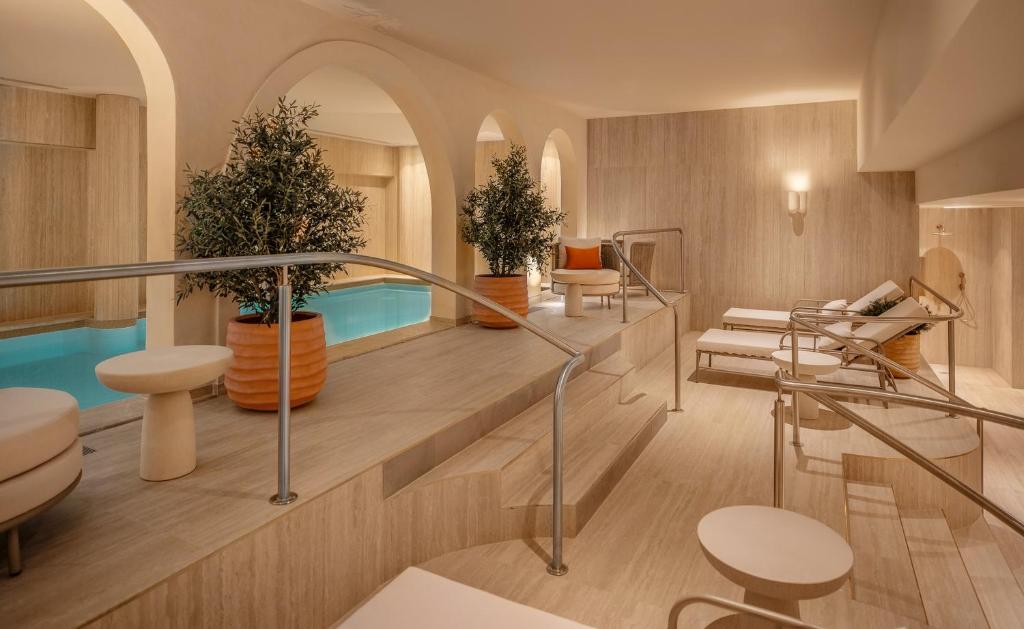 La Maison Champs Elysees