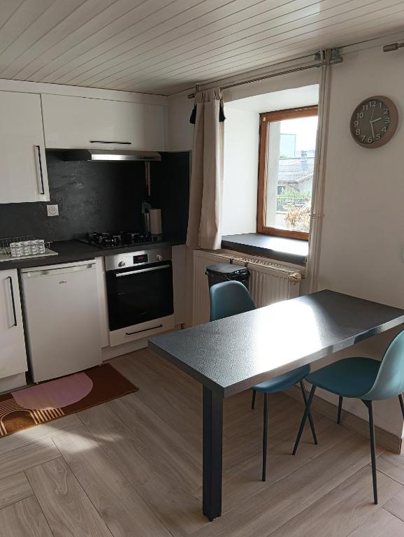 Studio 4 personnes avec terrasse privée à Voglans - 3