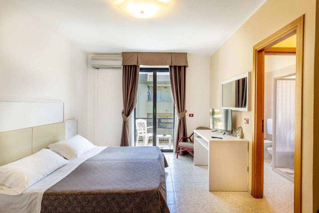Charming Rina Sea Studio Apartment M2-Central Air-Con WiFi sleeps 2 persons - 1