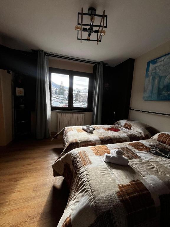 Hotel Genevris Cinq - 5